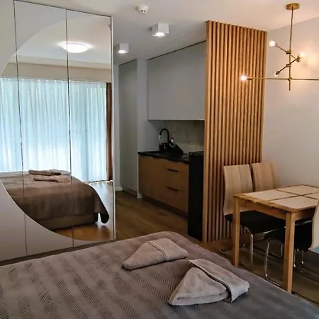 Gold Apartment *